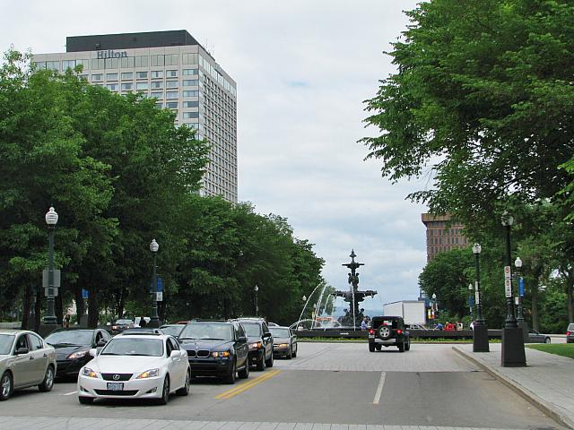 201107 898