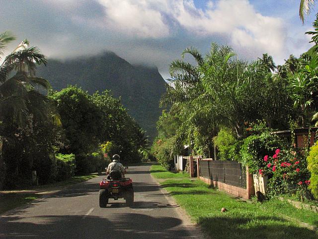 On the road - ATV Moorea