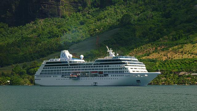 Oceania Regatta in Cook's Bay, Moorea