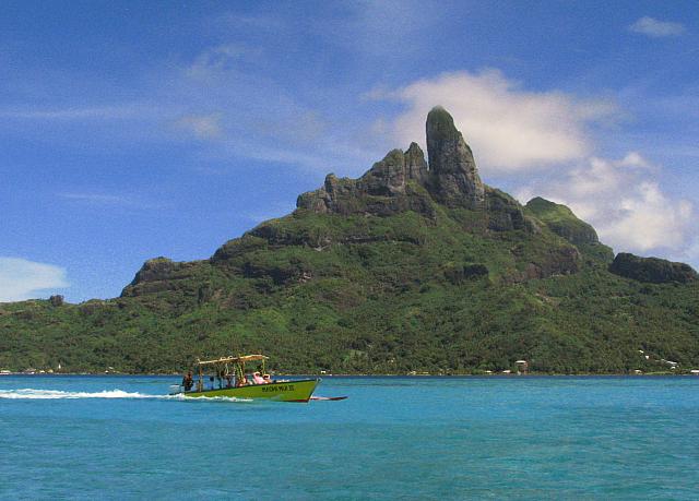The other boat, with Bora Bora in the background