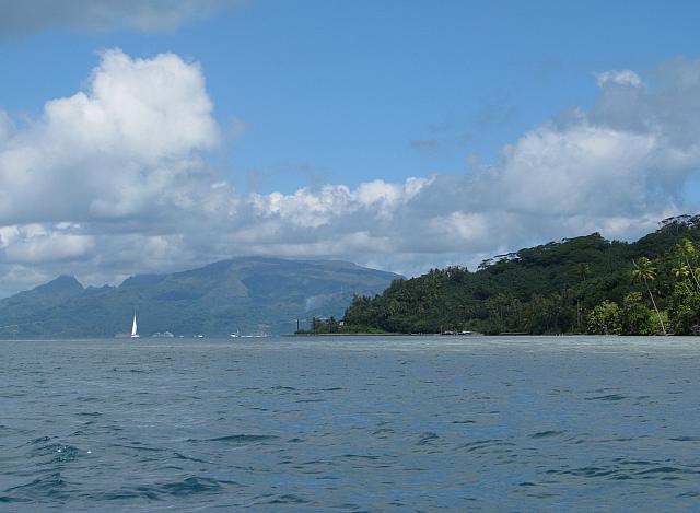 Taha'a (foreground) and Raiatea (background)