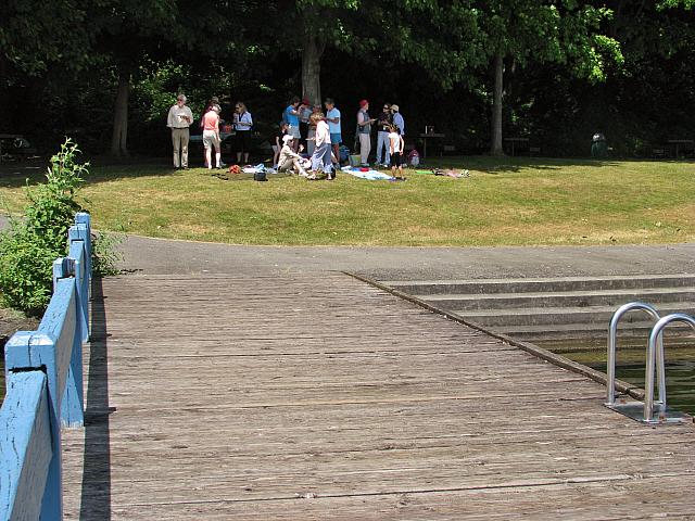 201306 076