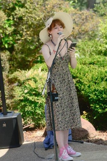 Parker sang 'At Last' note the shoes! LOL